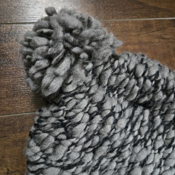 Everest Designs Wool Handcrafted Pompom Hat - Picture 2 of 7